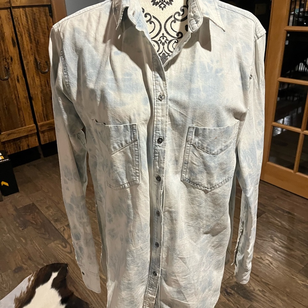 Talula Tie Dye Blue Long Sleeve Collared Button Down Shirt
